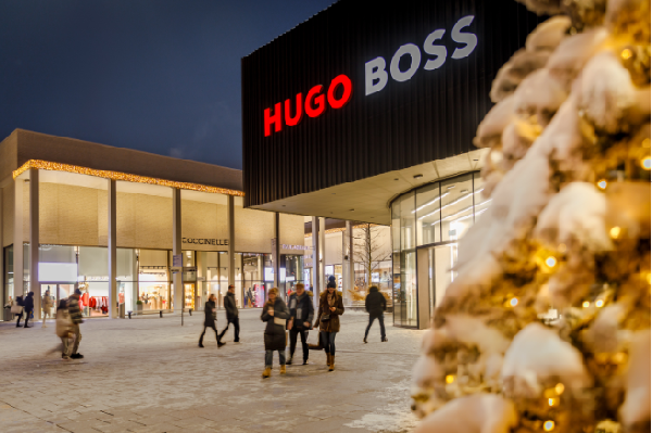 梅青根购物村Outlet Metzingen往返巴士（包斯图亚特往返车票+额外九折卡+5欧元餐券）