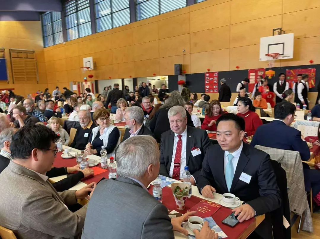 1740132235571957.jpg 640 (1).jpg